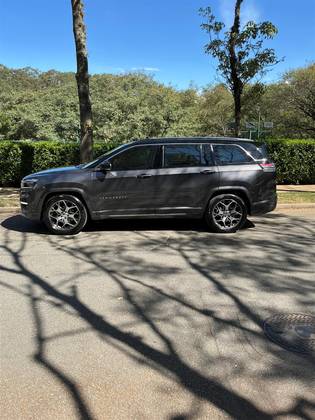 JEEP COMMANDER 1.3 T270 TURBO FLEX OVERLAND AT6 JEEP COMMANDER 1.3 T270 TURBO FLEX OVERLAND AT6
